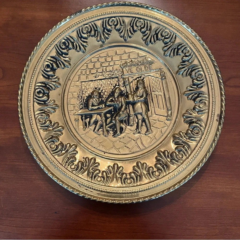 Vintage embossed brass plates wall decor set of 2 Nautical Colonial Pub Scene - Picture 3 of 11